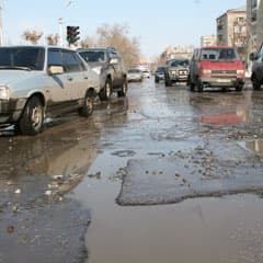 Вместе со снегом уходит асфальт