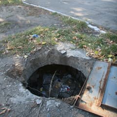 Забитый мусором, забытый всеми