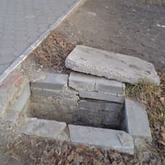 Ловушки возле супермаркета