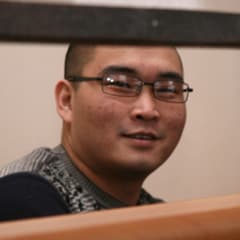 Экс-сотрудник банка обвиняется в краже более $82 000 со счета Василия Розинова
