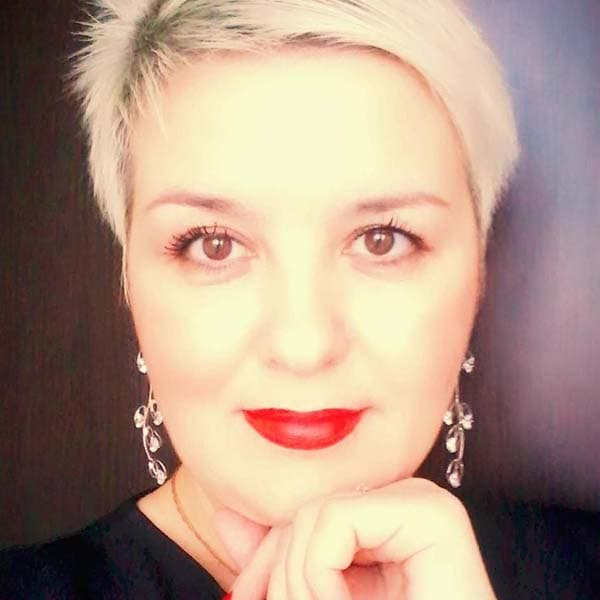 Ильзира СТАКАНОВА: Служители музы или челядь?