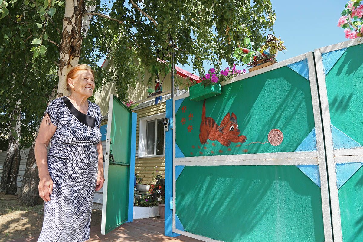 «И так, потихоньку-потихоньку, делаю» - Это любимая присказка мастерицы, которая неустанно украшает мир вокруг себя