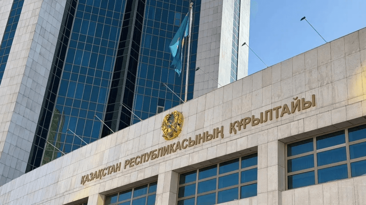 Сколько депутатов от каждой из пяти партий будет в Курултае? Распределение 145 мандатов