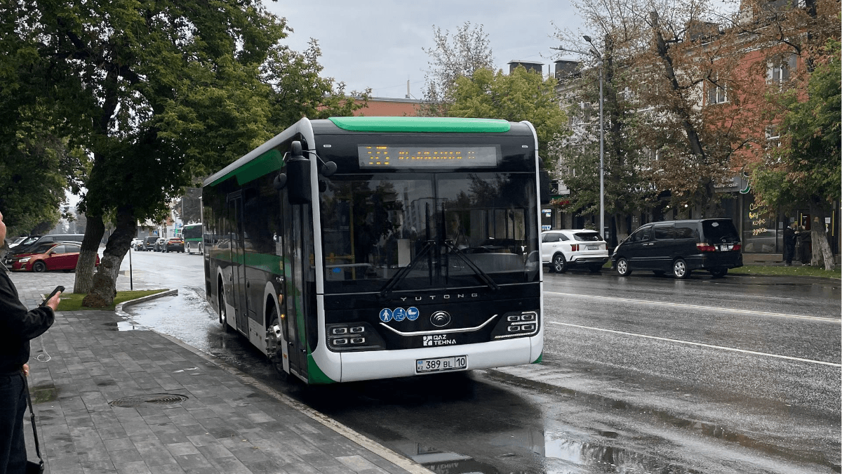 ALEMPAY не ушёл, но работает SMSBUS - Как теперь оплачивать проезд в Костанае и что будет с льготными картами