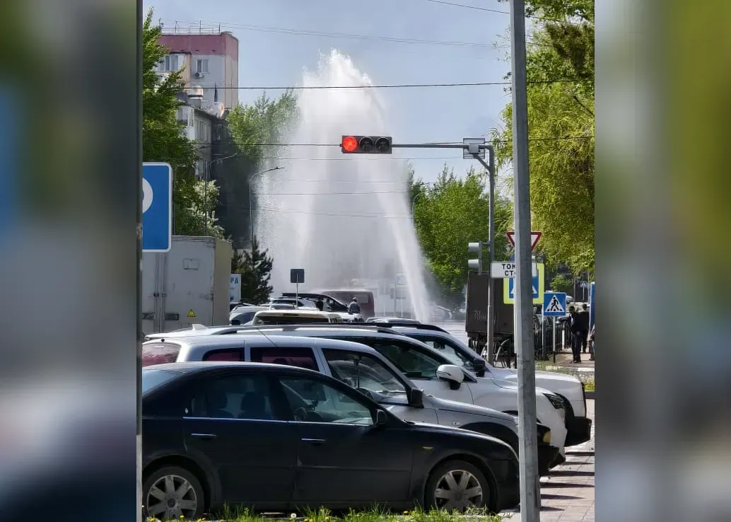 "Фонтан" на ул. Чкалова внезапно появился в Костанае