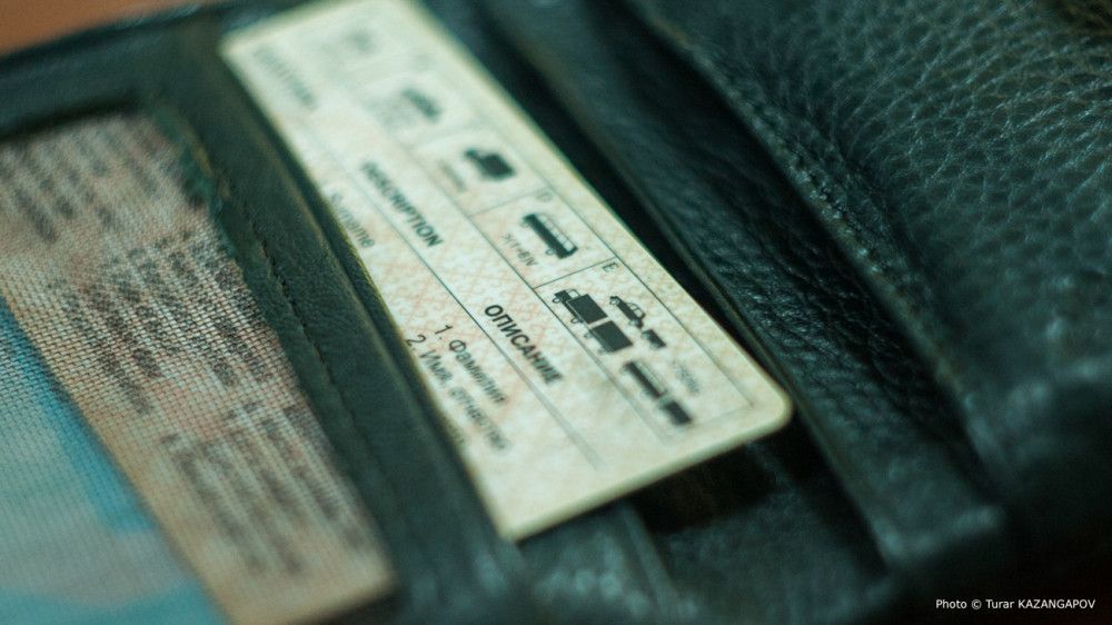 Сдавать на права в Казахстане можно будет без ограничений - новые правила