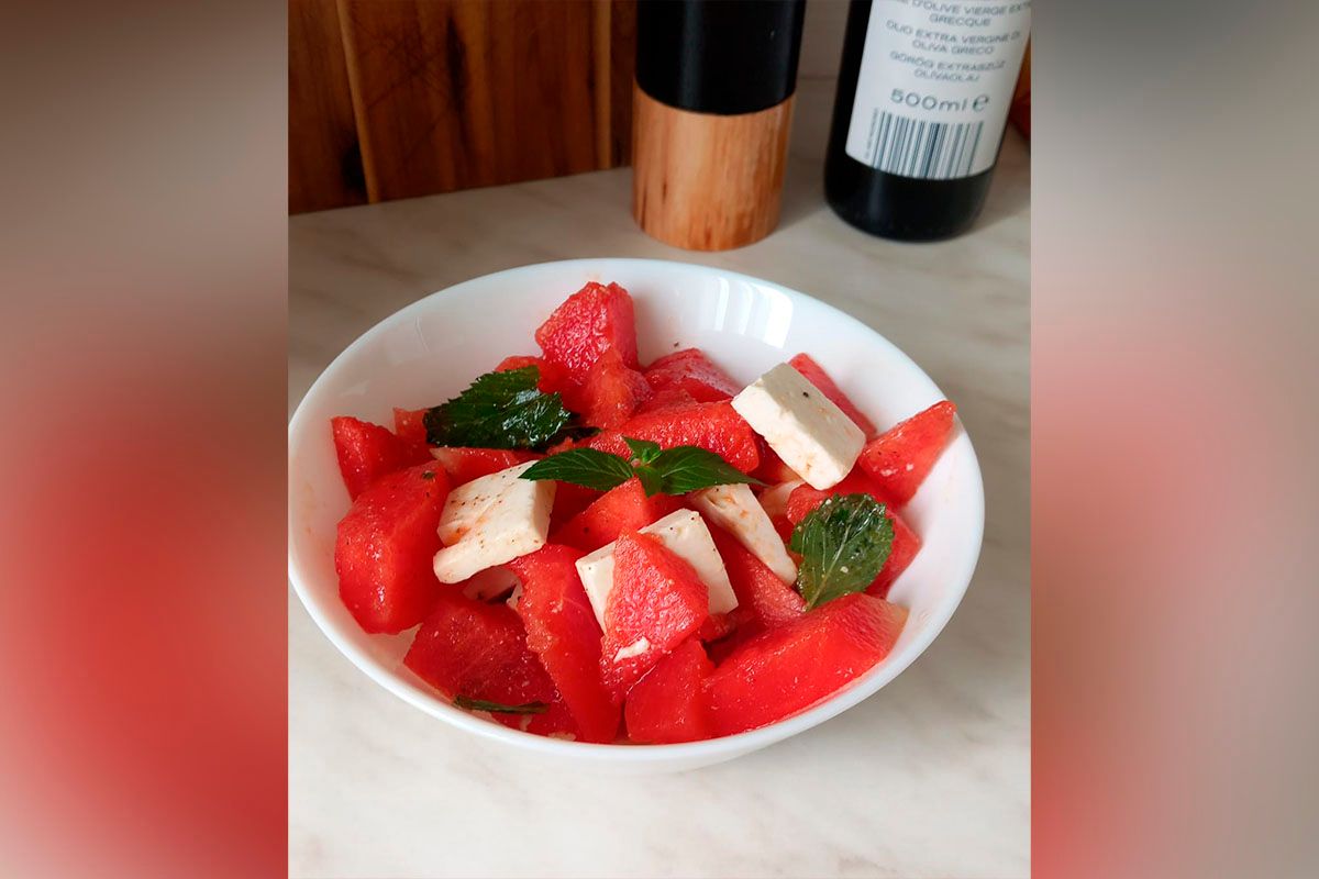 Салат арбузного сезона - Освежающий, вкусный и очень простой в приготовлении
